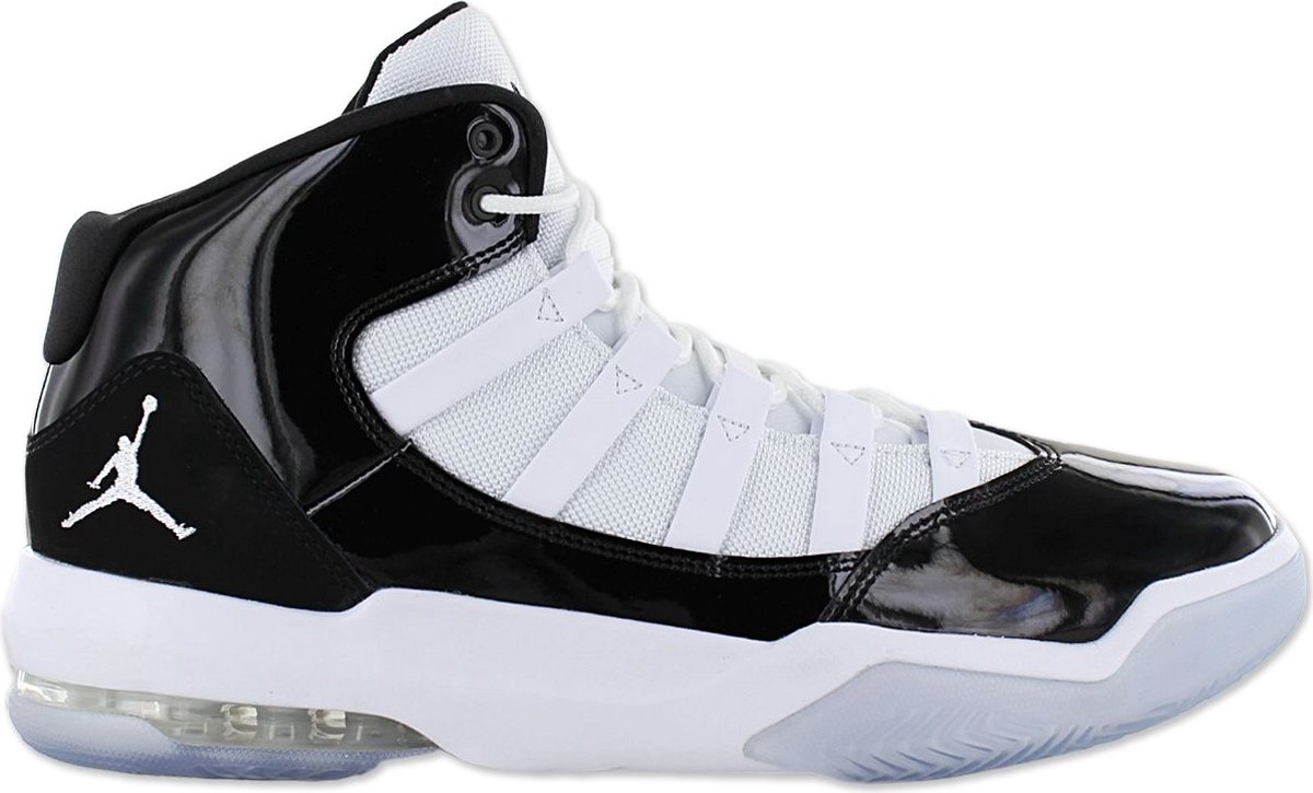 Air Jordan Max Aura - Heren Basketbalschoenen Sneakers schoenen Zwart-Wit AQ9084-011 - Maat EU 47 US 12.5