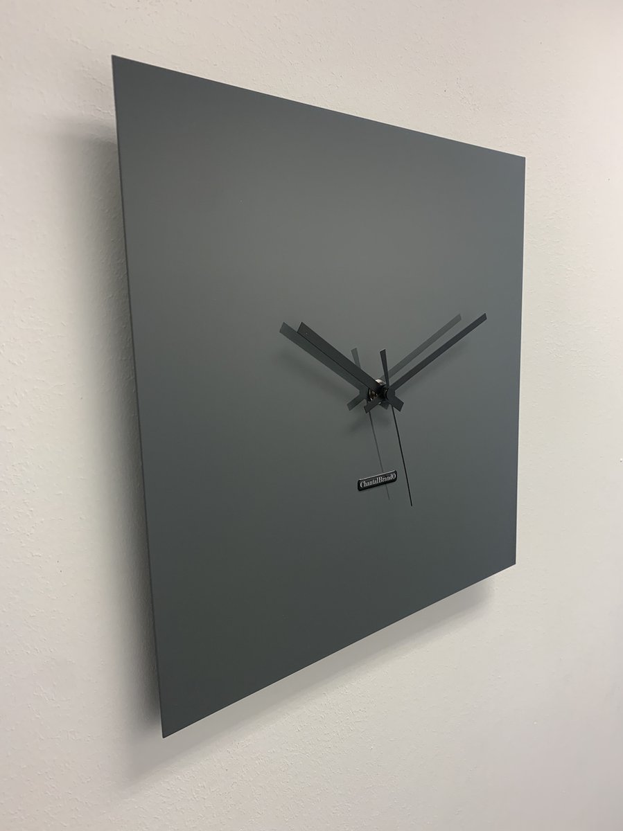 Wandklok CHANTALBRANDO -- TIME SQUARE 40 -- NARDO GREY -- MODERN DESIGN -- MADE IN HOLLAND - HOOGGLANS GRIJS