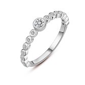 Twice As Nice Ring in zilver, rij witte zirkonia met 1 grote zirkonia  56