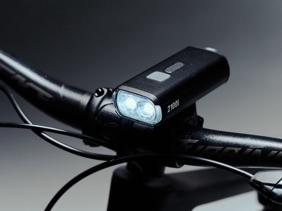 BBB Cycling StrikeDuo 2100i Koplamp Fiets - Inclusief Afstandsbediening – 2100 Lumen – USB Oplaadbaar – Brandtijd: 140 uur – IPX4 Regenbestendig – Fietsverlichting Racefiets & Mountainbike – BLS-273i — afbeelding 3