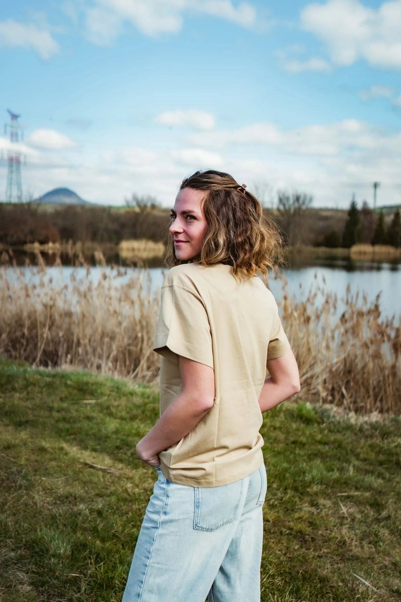 Dames T-shirt Puma Wmns Her Tshirt Sand Dune Beige