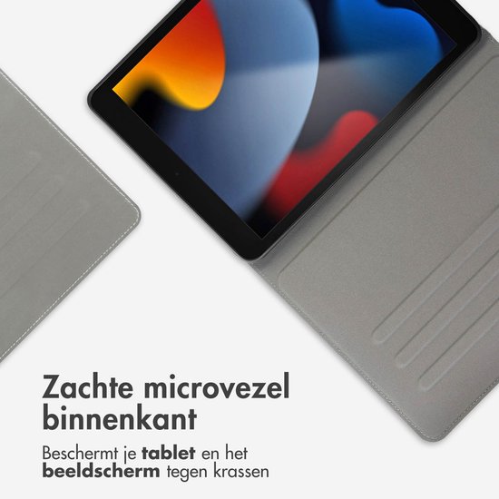 Housse de tablette grise avec intérieur doux en microfibre, partiellement ouverte. Vue sur l'écran de la tablette.