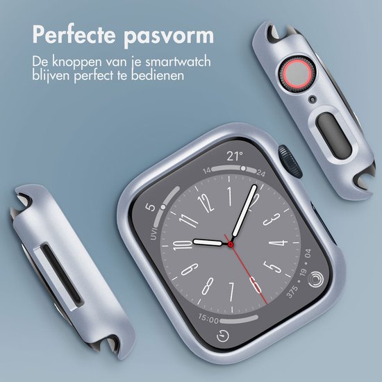 Zilveren smartwatch hoes op een horloge, met de zijkanten van de banden los erbij. Toont 'Perfecte pasvorm'.