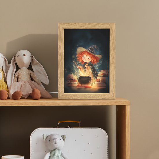 Nachtlampje 15x20 cm - Kinder lampje - Tovenares - Meisje - Boeken - Toveren - Tafellamp kinderkamer - Slaapkamer lamp - Bedlamp kinderen - Kinderlampje stopcontact - Wandlamp babykamer - Nachtlampjes van Merkloos — afbeelding 3