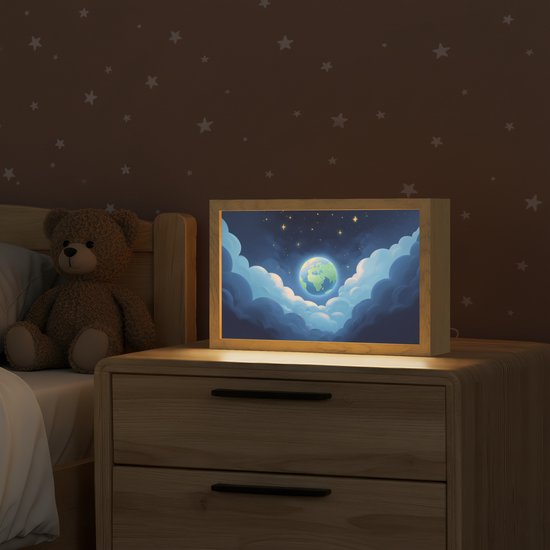 Nachtlampje 30x20 cm - Kinder lampje - Planeet - Wolken - Sterren - Blauw - Tafellamp kinderkamer - Slaapkamer lamp - Bedlamp kinderen - Kinderlampje stopcontact - Wandlamp babykamer - Nachtlampjes van DecoLife — afbeelding 2