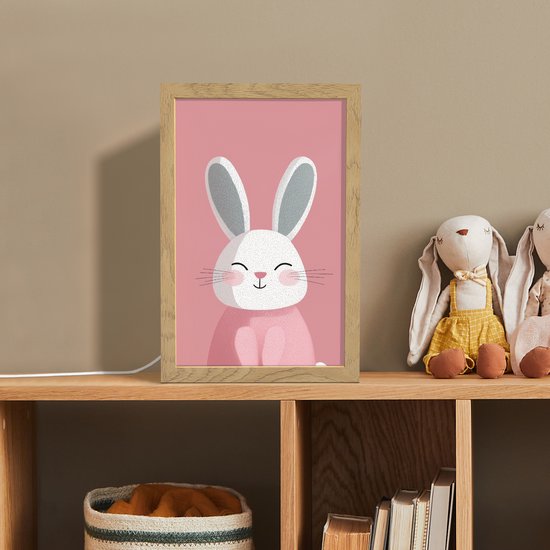 Nachtlampje 20x30 cm - Kinder lampje - Illustratie - Konijn - Roze - Minimalistisch - Tafellamp kinderkamer - Slaapkamer lamp - Bedlamp kinderen - Kinderlampje stopcontact - Wandlamp babykamer - Nachtlampjes van OnlyWow — afbeelding 3