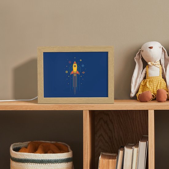 Nachtlampje 20x15 cm - Kinder lampje - Raket - Blauw - Sterren - Tafellamp kinderkamer - Slaapkamer lamp - Bedlamp kinderen - Kinderlampje stopcontact - Wandlamp babykamer - Nachtlampjes van OnlyWow — afbeelding 3