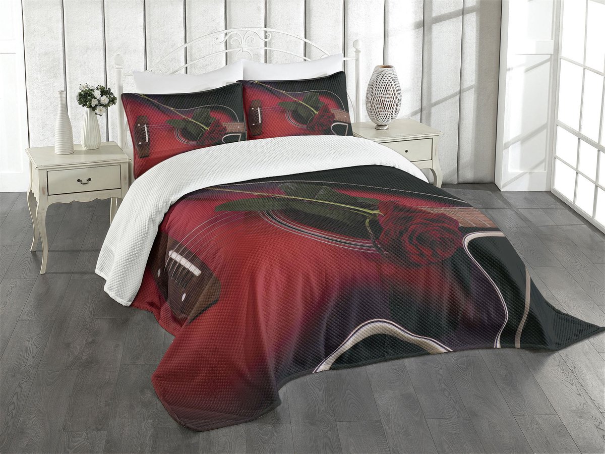 ABAKUHAUS Spaans bedspreiset – Gitaar met liefdesroos – 3-delig 220x220 Ruby/Wit