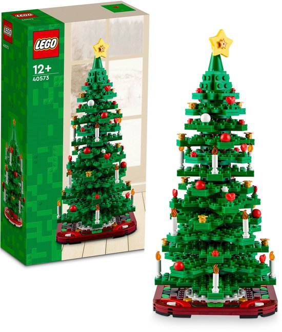 Sapin de Noël LEGO 40573 sur son emballage avec l'arbre à côté.