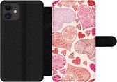 Bookcase Geschikt voor iPhone 11 telefoonhoesje - Een illustratie met roze en rode hartjes - Met vakjes - Wallet case met magneetsluiting