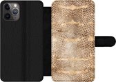 Bookcase Geschikt voor iPhone 11 Pro telefoonhoesje - Slangenprint - Goud - Bruin - Met vakjes - Wallet case met magneetsluiting