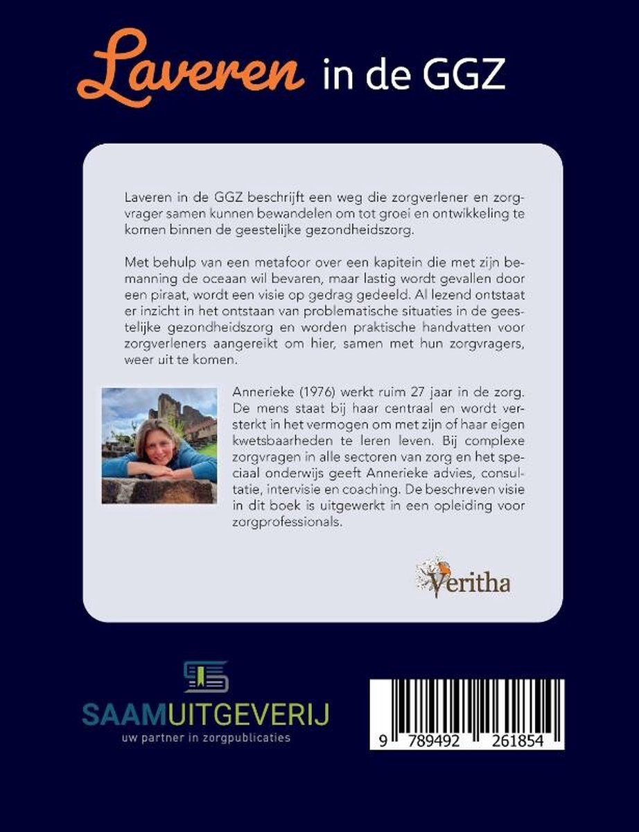 Achterkant van het boek 'Laveren in de GGZ'. Foto van Annerieke van Wijhe, haar tekst en ISBN.