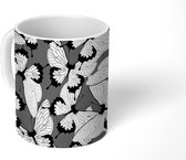 Mok - Koffiemok - Vintage - Vlinder - Wit - Grijs - Patronen - Mokken - 350 ML - Beker - Koffiemokken - Theemok