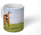 Mok - Twee giraffen op de savannes van het Nationaal park Serengeti in Afrika - 350 ML - Beker - Uitdeelcadeautjes