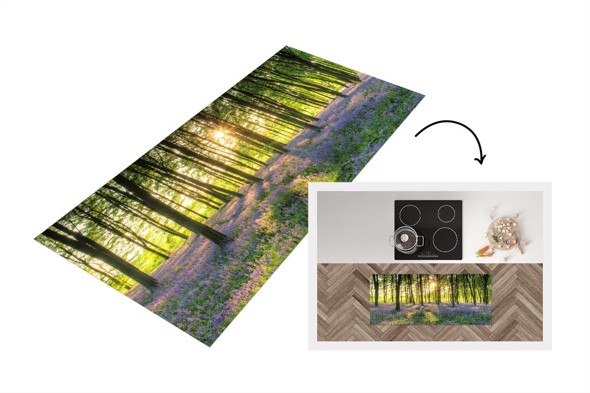 KitchenYeah Keukenloper - Loper keuken - Een bos bedekt met sterhyacinten tijdens een zonnige dag - Keukenloper vinyl Multicolor
