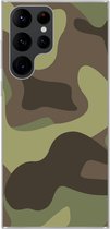 Geschikt voor Samsung Galaxy S22 Ultra hoesje - Illustratie van een camouflage patroon - Siliconen Telefoonhoesje
