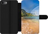 Bookcase pour iPhone 8 bibliothèque - Un arc-en-ciel à Tunnels Beach à Hawaï - Avec poches - Étui portefeuille avec fermeture magnétique