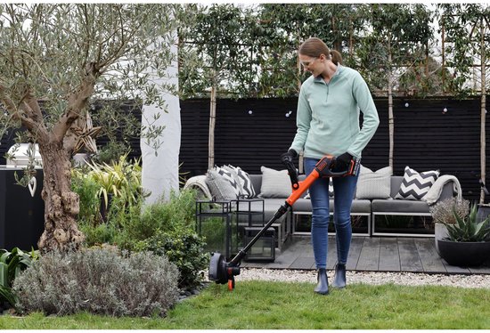 BLACK+DECKER 18V Grastrimmer Accu 2.0Ah 25cm Strimmer met 2 messen - BCSTR918D1-QW van Merkloos	 — afbeelding 4