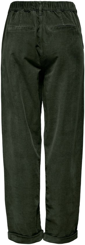 Achterkant van een donkergroene corduroy broek met carrot fit, elastische tailleband.