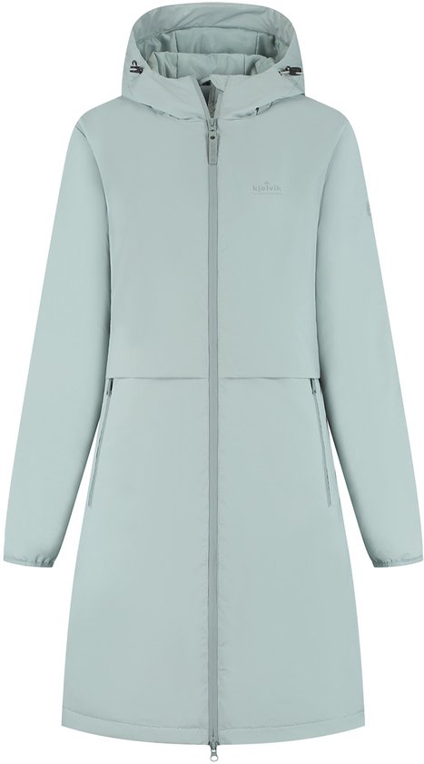 Blauwe Kjelvik parka met capuchon, rits en zijzakken, tentoongesteld op een zwarte achtergrond.