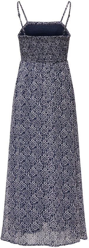 Achterkant van een marineblauwe maxi jurk met spaghettibandjes en gerimpeld lijfje, met een witte geometrische print.