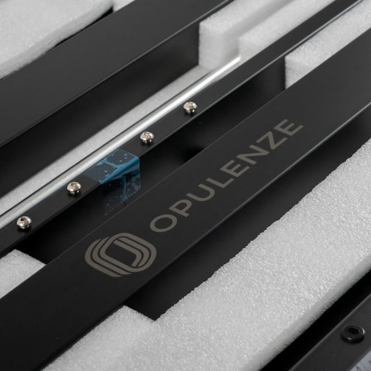 Opulenze Alto nero XL – Elektrisch verstelbaar zit/sta-bureau – Zwart – 80×160 cm inclusief Mousepad