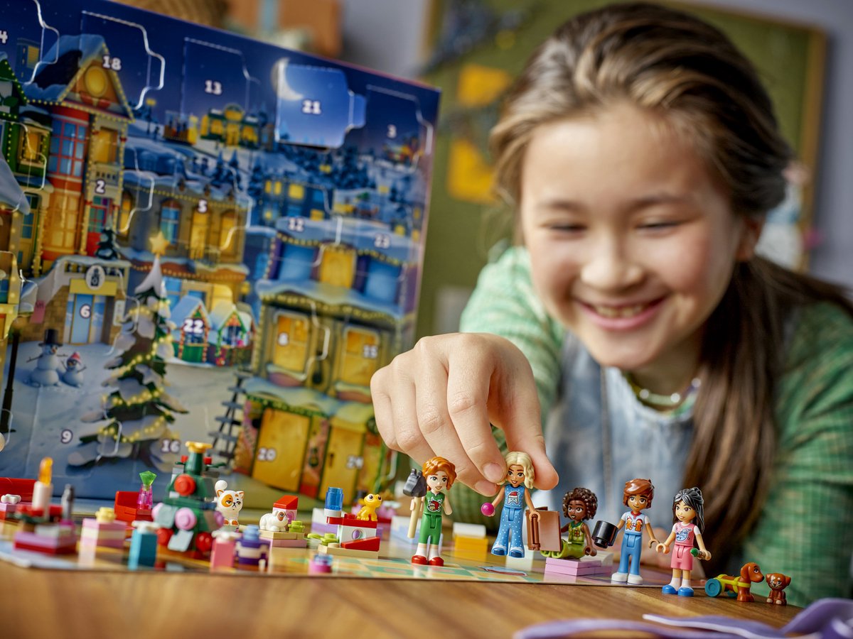 LEGO Friends Adventskalender 2025, Kerstspeelset - 42668 — afbeelding 11