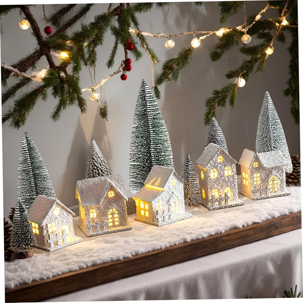 Verlichte Kerstboerderij Set Wit - Houten Dorp met 8 Bomen Decoratie voor Tafel of Plank – foto 2