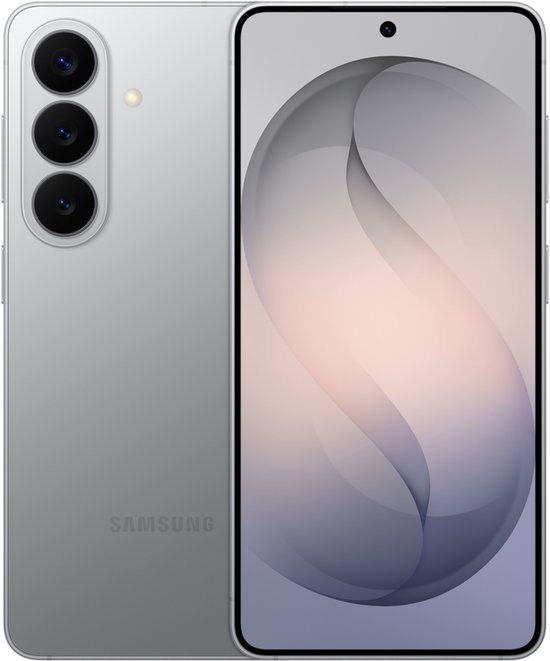 Zilverkleurige Samsung smartphone, voor- en achterkant getoond. Drie camera's achterop.