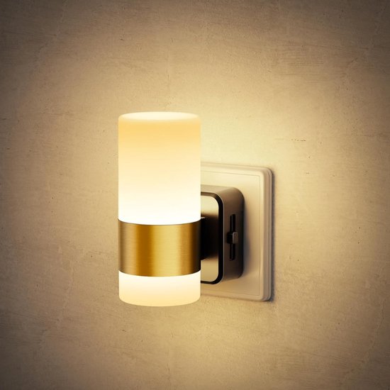 Nachtlamp met gouden band, wit met goud, in stopcontact.