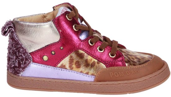 Hoge sneakers met veters en rits. Luipaardprint, roze, paars en goud. Met textuur aan de achterkant.