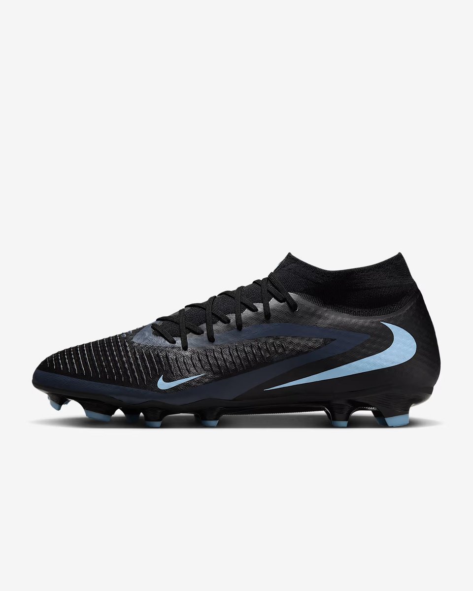Zwarte NIKE Phantom 6 Academy voetbalschoenen voor heren, maat 45.5, met Nikeskin voor nauwkeurige schoten.