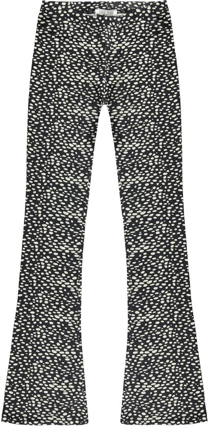 Zwarte flared broek met witte spikkelprint.