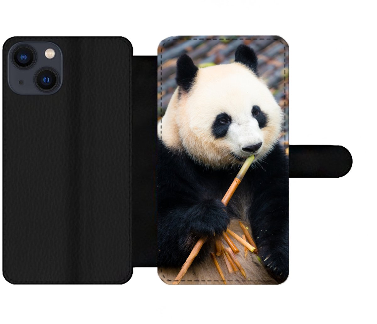 Telefoonhoesje Geschikt voor iPhone 13 telefoonhoesje - Reuzepanda - Bamboe - Bladeren - Met vakjes - Wallet case met magneetsluiting
