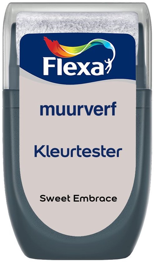 Flexa muurverf kleurentester 'Sweet Embrace' in een donkergrijs omhulsel met een doorzichtige bovenkant.