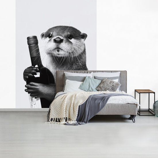 Behang - Fotobehang Wijnfles - Otter - Zwart - Breedte 190 cm x hoogte 260 cm