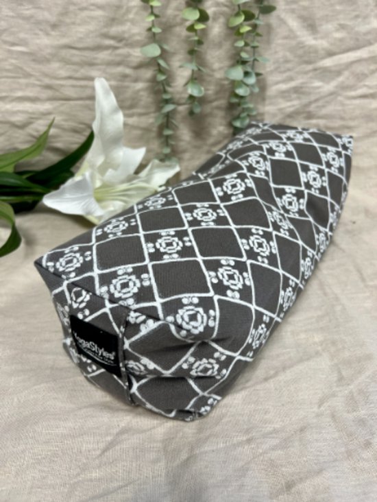 YogaStyles meditatiekussen - mini bolster design xs - grijs - bolletjes van YogaStyles — afbeelding 3