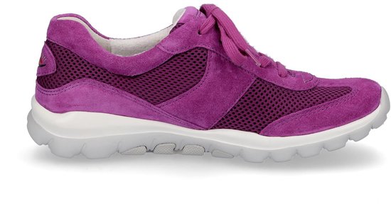 Paarse Gabor dames sneaker met veters en mesh panelen.