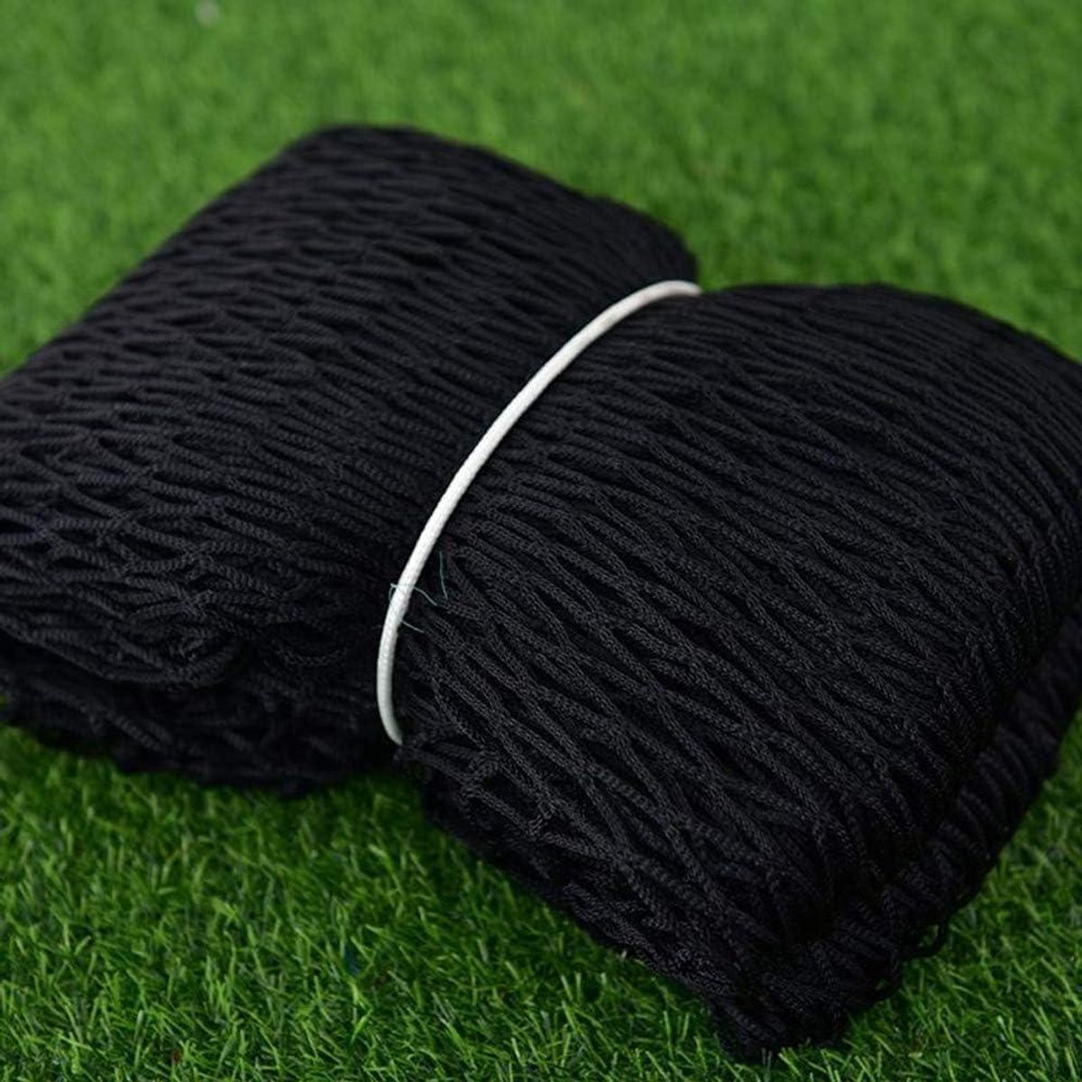 Allecto Premium - Universeel veiligheidsnet van nylon voor balkons en terrassen - zwart (3 x 4 m) met katten deuren en ramen.