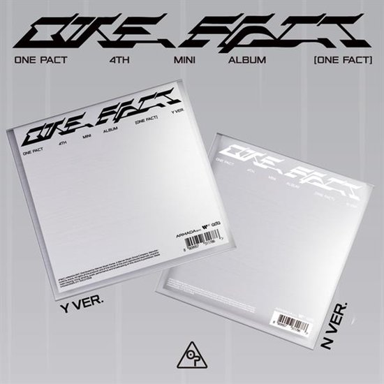 One Pact - One Fact 4th mini album Y VER. en N VER. op zilverkleurige CD's.