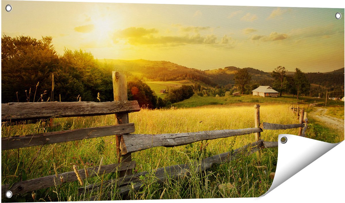Gards Tuinposter Boerderij Hekken op het Grasveld - 100x50 cm - Tuindoek - Tuindecoratie - Wanddecoratie buiten - Tuinschilderij Multikleur