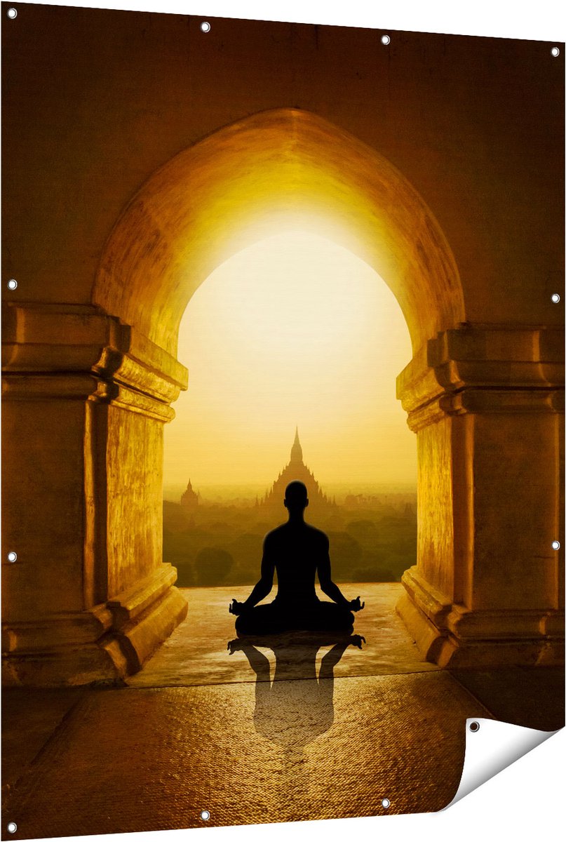 Gards Tuinposter Man Doet Yoga in een Boeddha Tempel - 120x150 cm - Tuindoek - Tuindecoratie - Wanddecoratie buiten - Tuinschilderij Multikleur