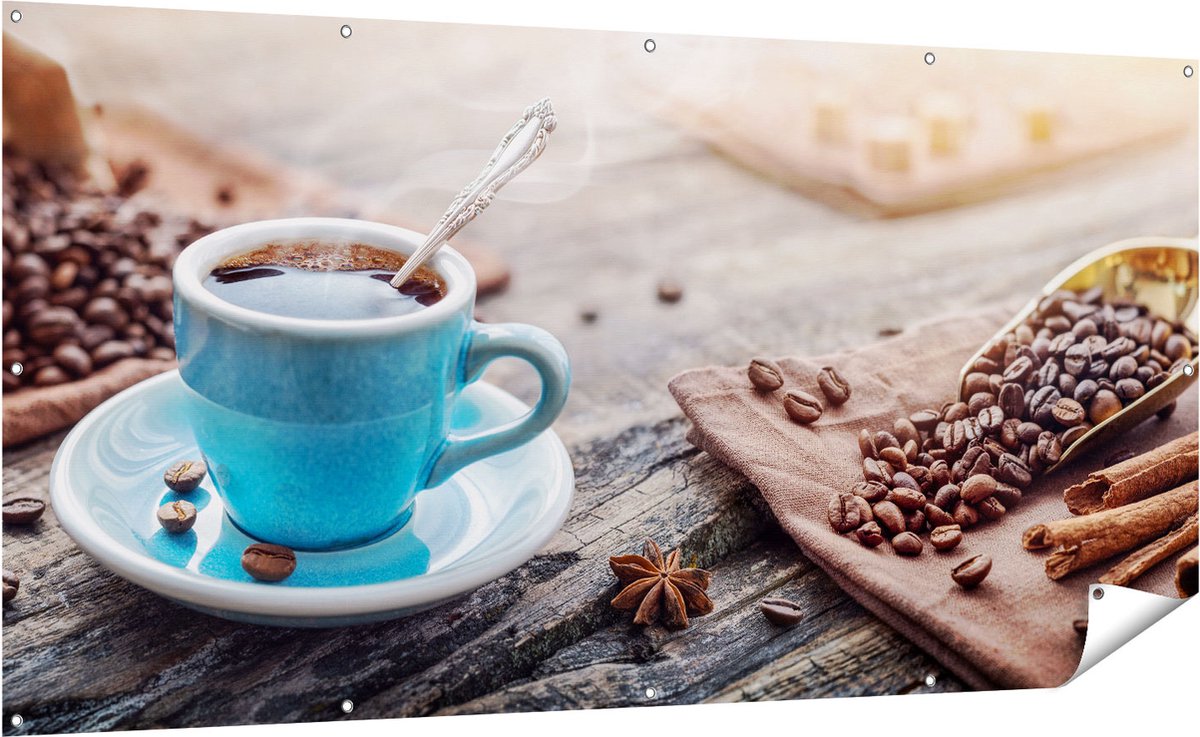 Gards Tuinposter Blauw Kopje Koffie met Koffiebonen - 200x100 cm - Tuindoek - Tuindecoratie - Wanddecoratie buiten - Tuinschilderij Multikleur