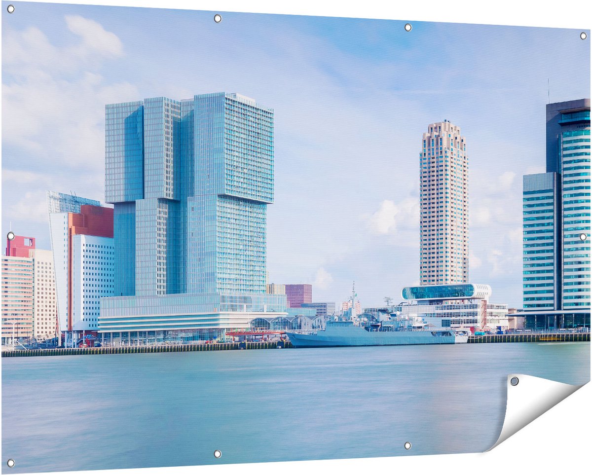 Gards Tuinposter Rotterdamse Skyline aan het Water - 150x100 cm - Tuindoek - Tuindecoratie - Wanddecoratie buiten - Tuinschilderij Multikleur