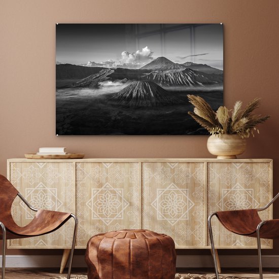 MuchoWow® Peinture sur verre - Indonésie - Volcan - Zwart - Wit - 90x60 cm - Peintures sur verre acrylique - Photo sur Glas