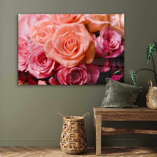 ® Glasschilderij 120x80 cm - Schilderij acrylglas - Natte rozen met dauw - Foto op glas - Muurdecoratie woonkamer - Wanddecoratie slaapkamer - Schilderijen