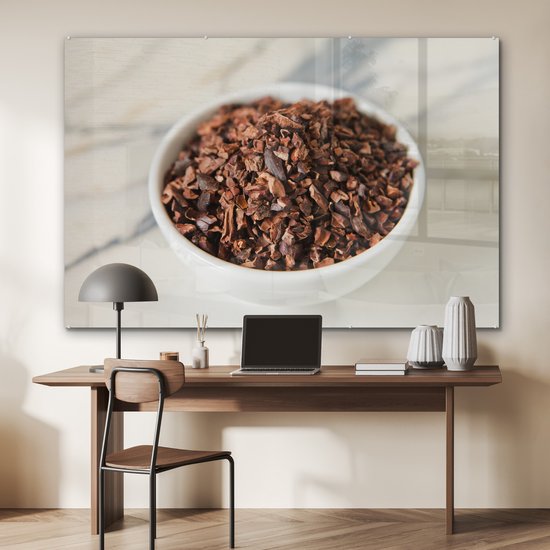 MuchoWow® Peinture sur verre 150x100 cm - Peinture sur verre acrylique - Fèves de cacao moulues dans une tasse en céramique sur une table en marbre - Photo sur verre - Peintures