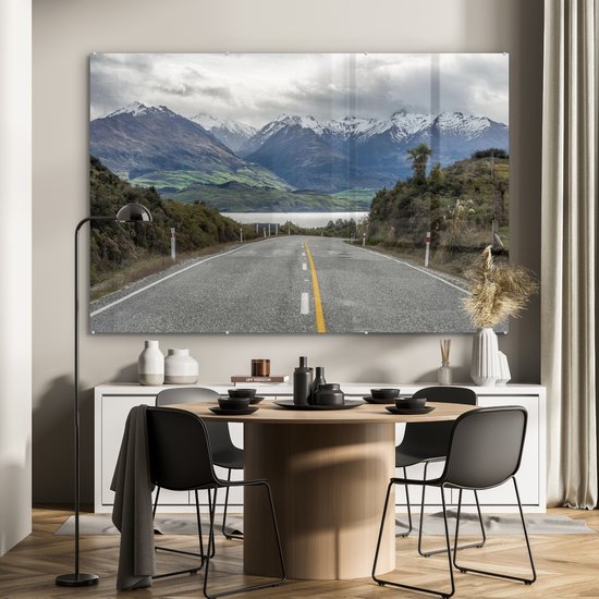 Highway at Lake Wanaka in New Zealand Plexiglass 180x120 cm - Tirage photo sur Glas (décoration murale en plexiglas) XXL / Groot format!