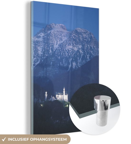 MuchoWow® Glasschilderij 60x90 cm - Schilderij acrylglas - Kasteel Neuschwanstein met besneeuwde bergtoppen in Duitsland - Foto op glas - Schilderijen