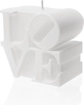 Parelwit gelakte figuurkaars, design: LOVE Hoogte 9 cm (30 uur)
